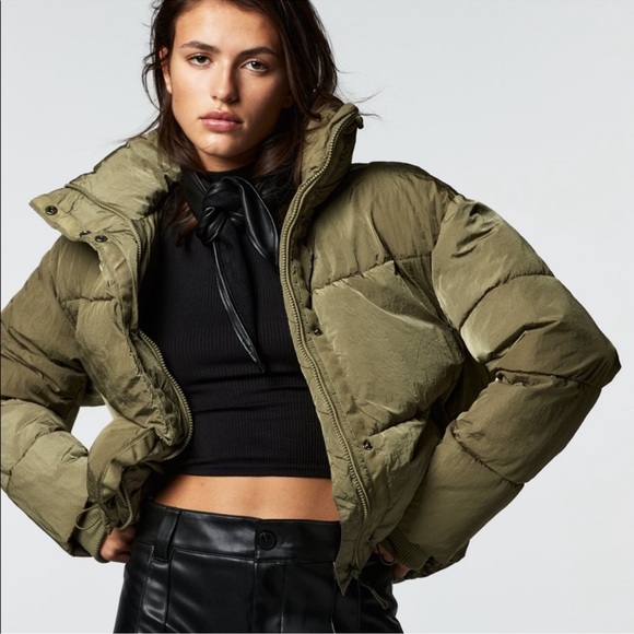 Olive Green Women's Puffer Jacket. New Without Tags - Picture 2 of 4